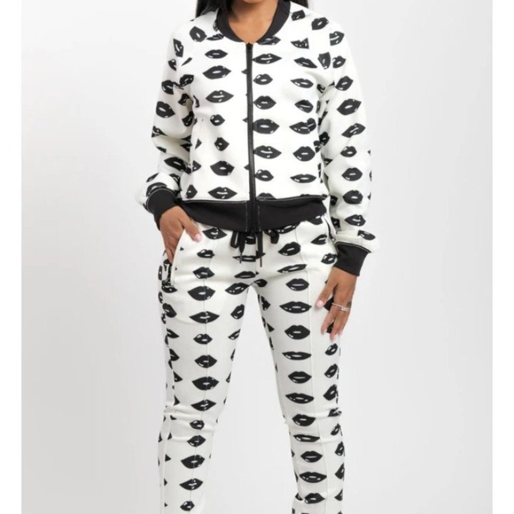 Kisses💋💋Tracksuit